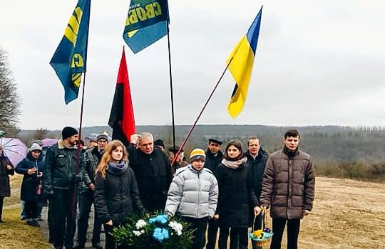Покладання квітів до пам’ятника головному командиру УПА Роману Шухевичу