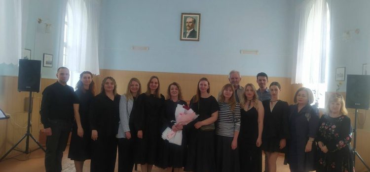 Творчий концерт-звіт класу доцента кафедри Любові Мартинюк під гаслом: «Не забудь, яка стрімка людської пам’яті ріка…» Творчий концерт-звіт класу доцента кафедри Любові Мартинюк під гаслом: «Не забудь, яка стрімка людської пам’яті ріка…»