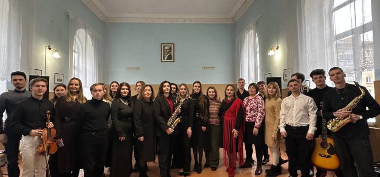 Україна — понад усе!