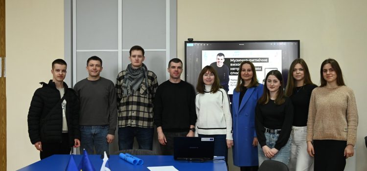 Майстер-клас «Музично-ритмічне виховання нетрадиційним способом» Майстер-клас «Музично-ритмічне виховання нетрадиційним способом»