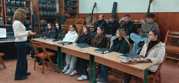 У діалозі зі здобувачами освіти: вдосконалення освітньої програми «Середня освіта (Музичне мистецтво)» У діалозі зі здобувачами освіти: вдосконалення освітньої програми «Середня освіта (Музичне мистецтво)»